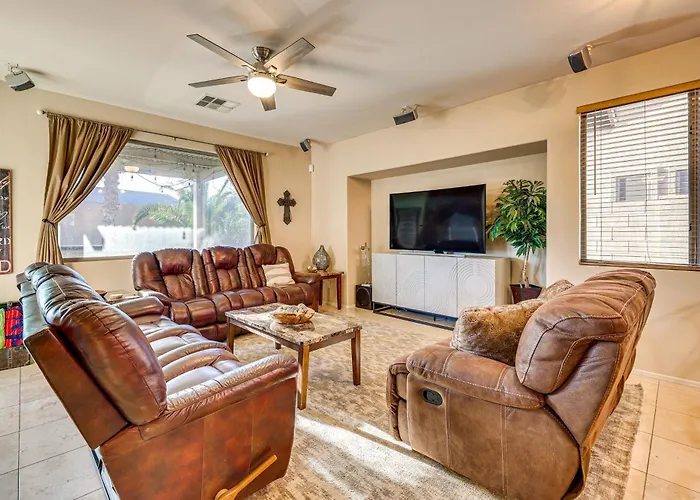 Hot Tub & Heated Pool: In Estrella Mtn Ranch Holiday home Liberty